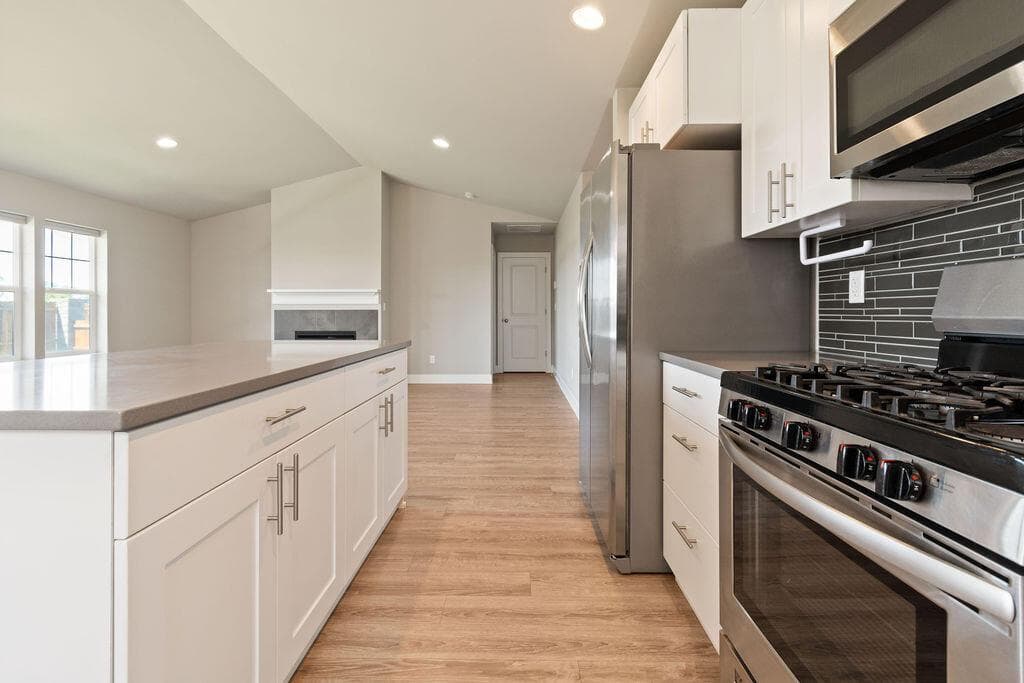 Photo of 1729 NE 3rd Court 18 of 41