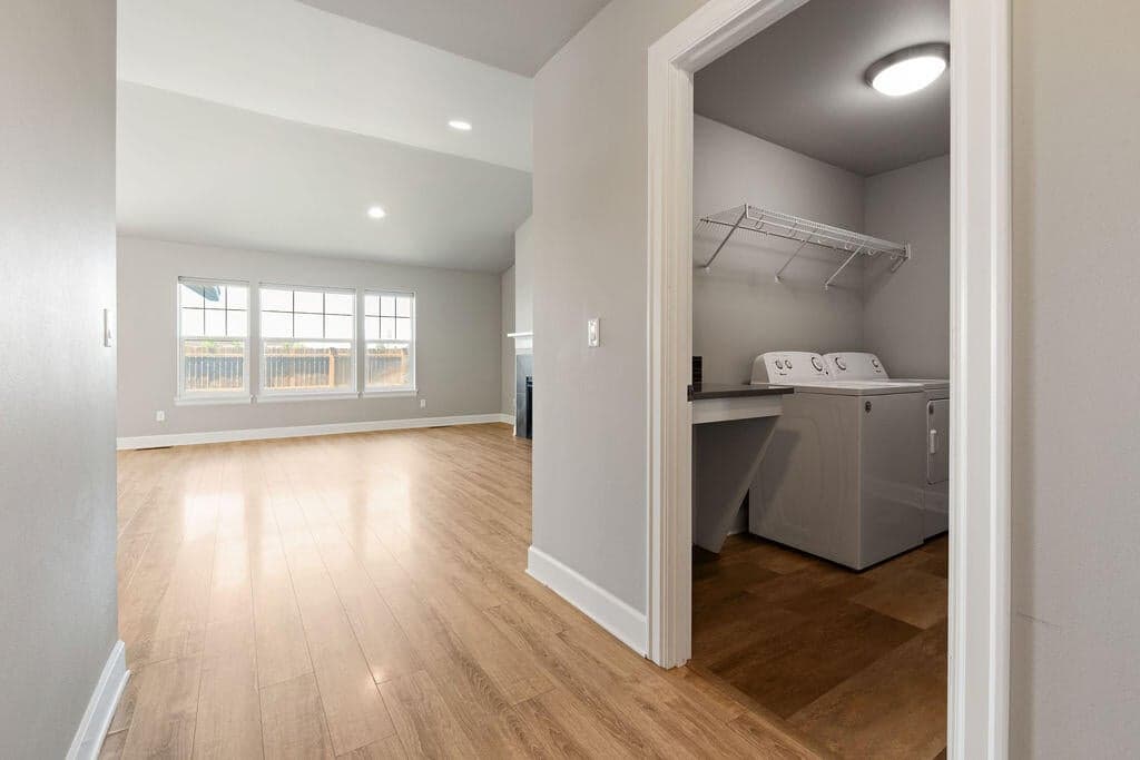 Photo of 1729 NE 3rd Court 33 of 41