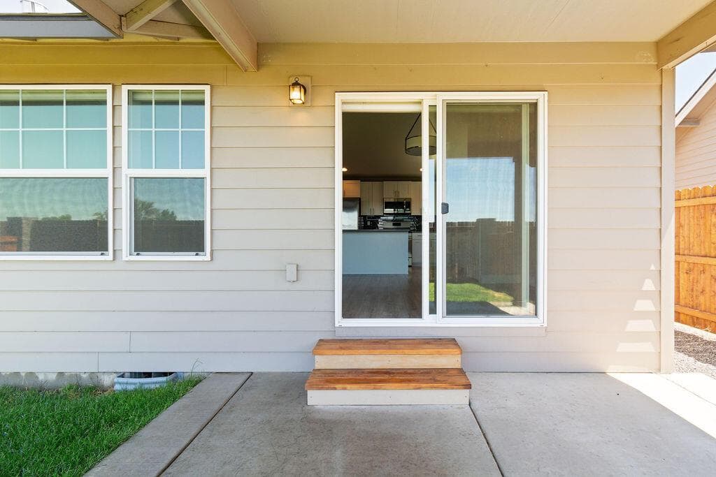 Photo of 1729 NE 3rd Court 36 of 41
