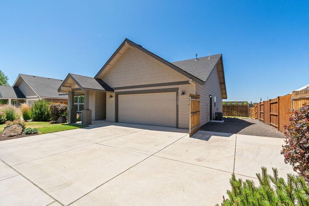 Photo of 1729 3rd 3 of 41