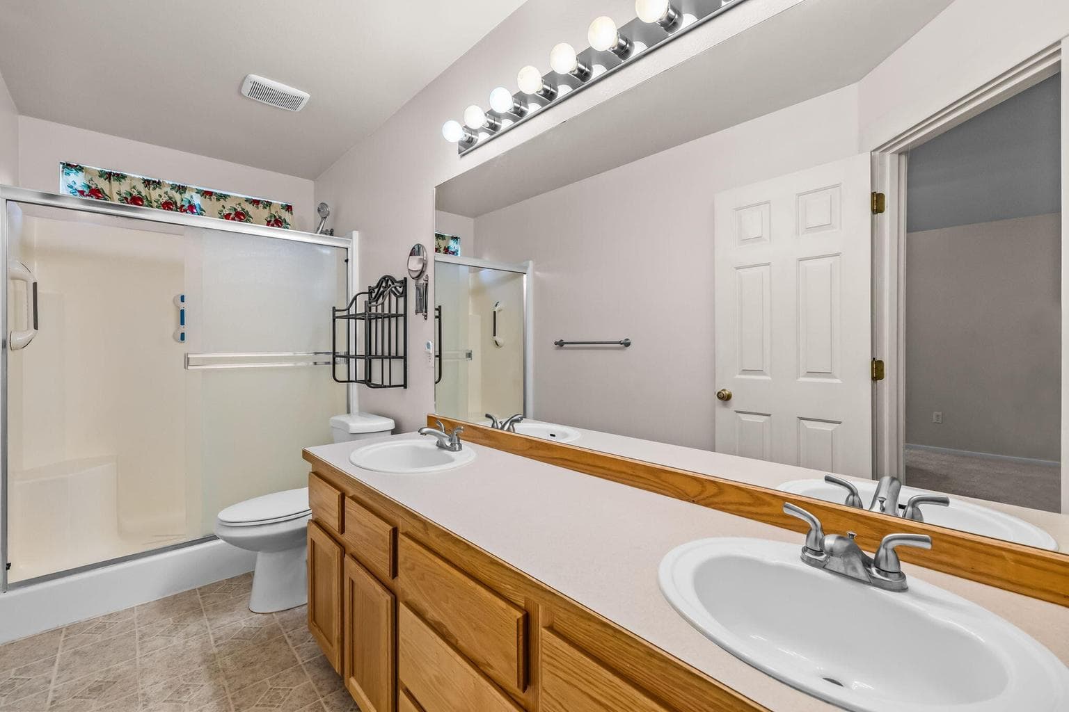 Photo of 1545 NW Spruce Place 21 of 41