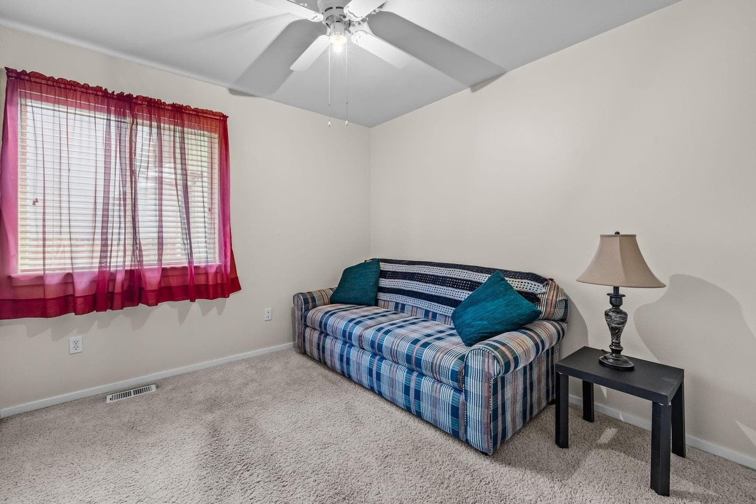 Photo of 1545 NW Spruce Place 23 of 41