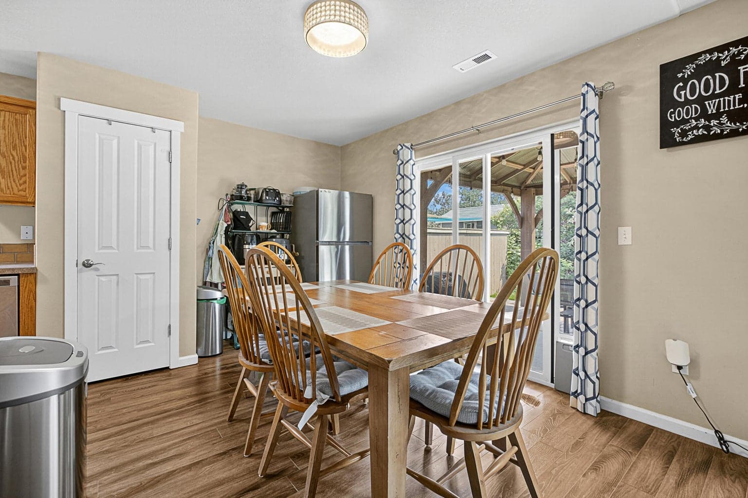 Photo of 2858 SW Deschutes Drive 18 of 39