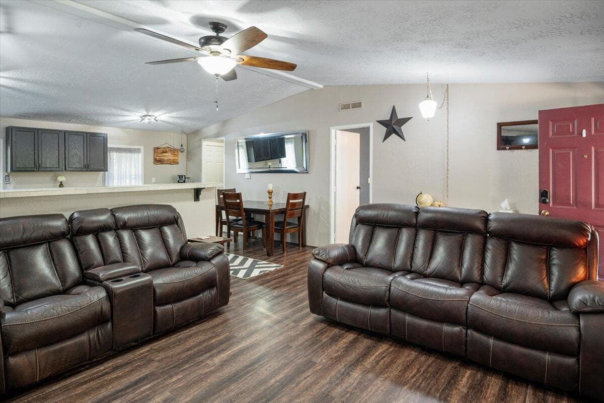 Photo of 60326 Hiawatha Lane 16 of 57