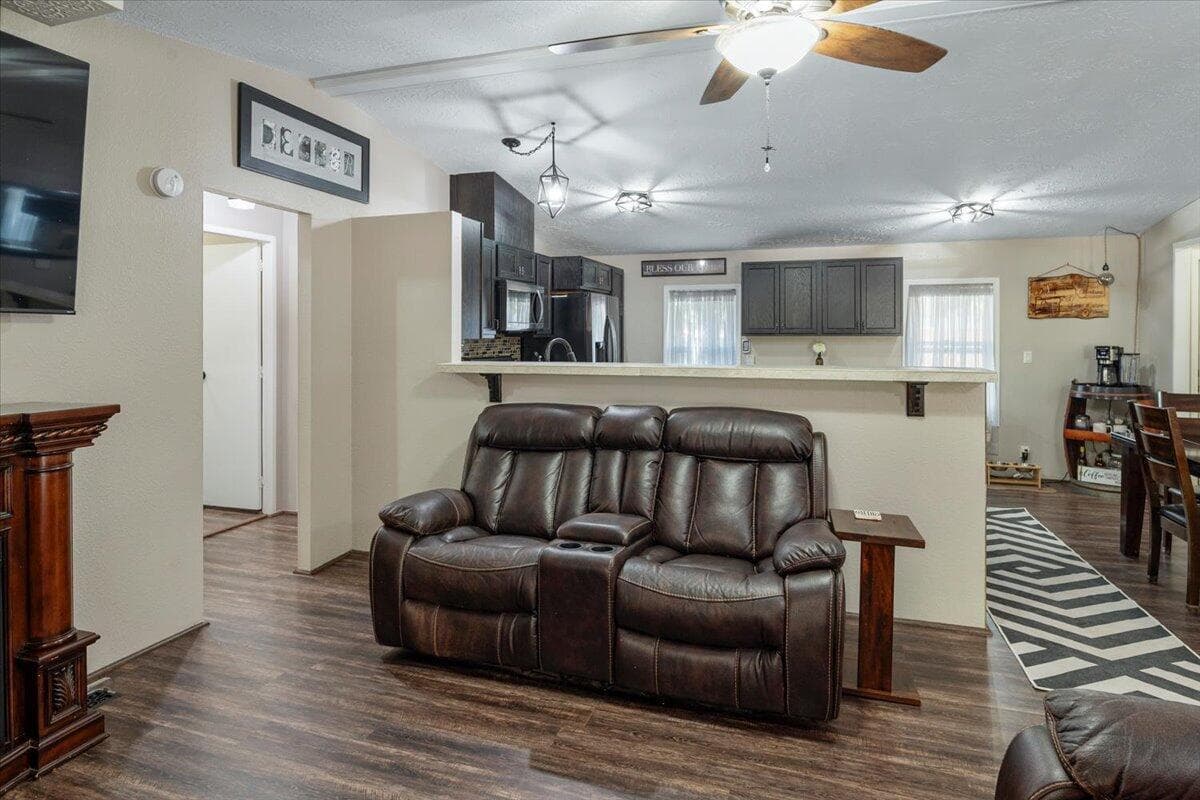 Photo of 60326 Hiawatha Lane 17 of 57