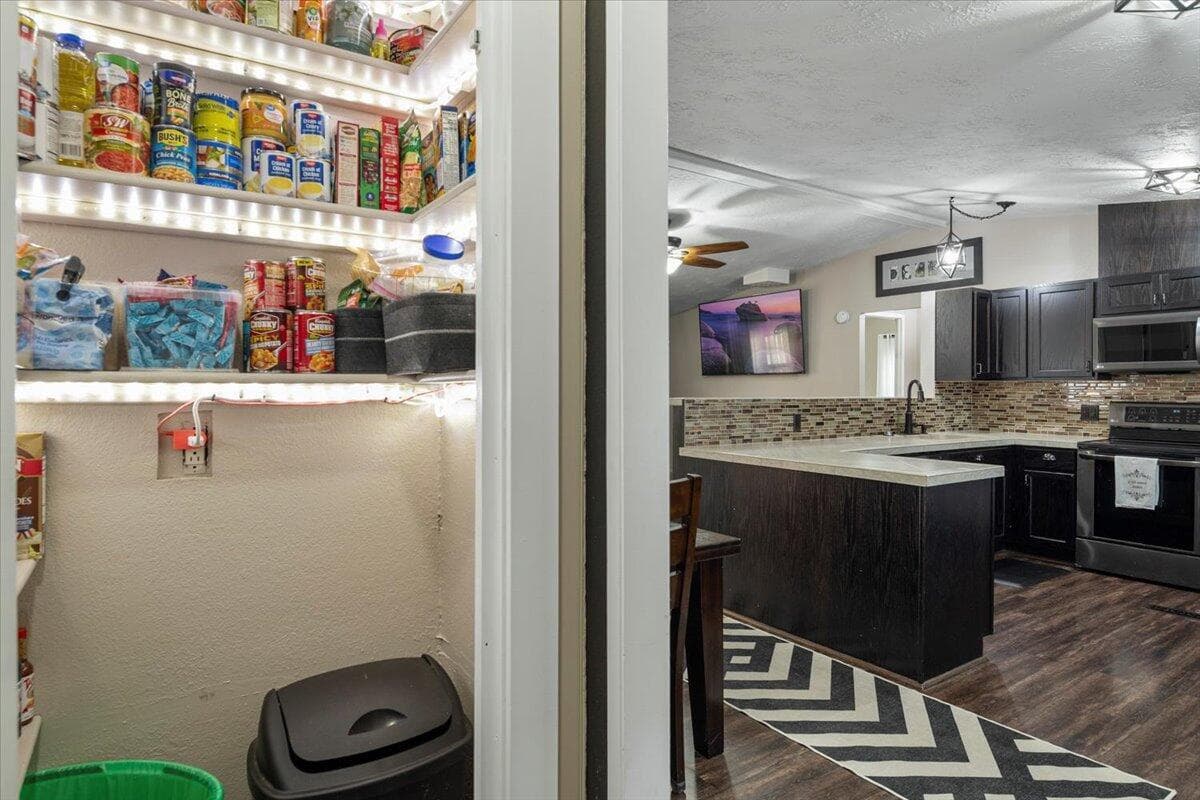 Photo of 60326 Hiawatha Lane 21 of 57