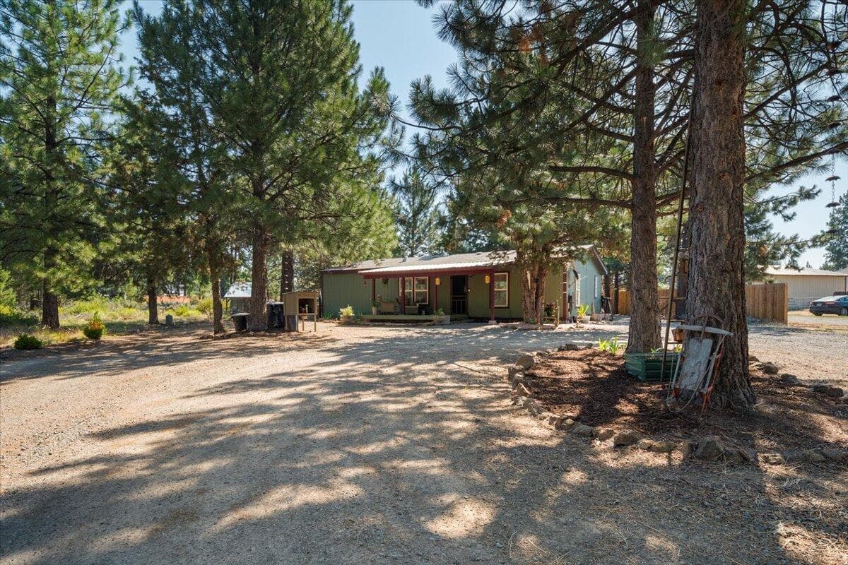 Photo of 60326 Hiawatha Lane 36 of 57