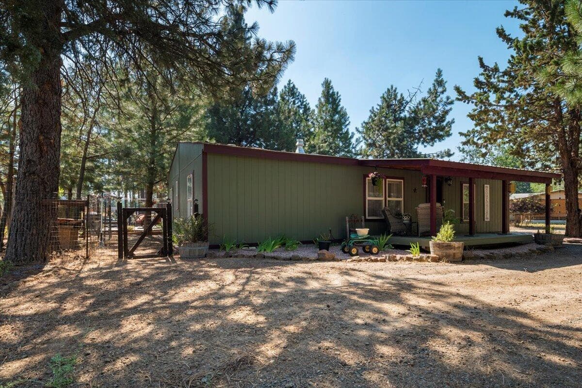 Photo of 60326 Hiawatha Lane 37 of 57