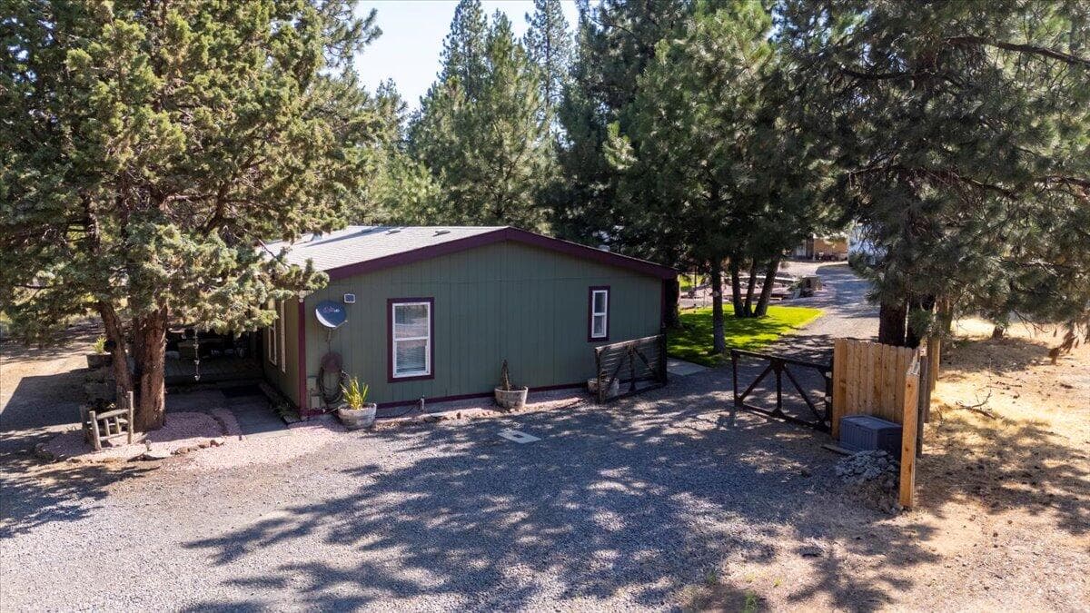 Photo of 60326 Hiawatha Lane 39 of 57