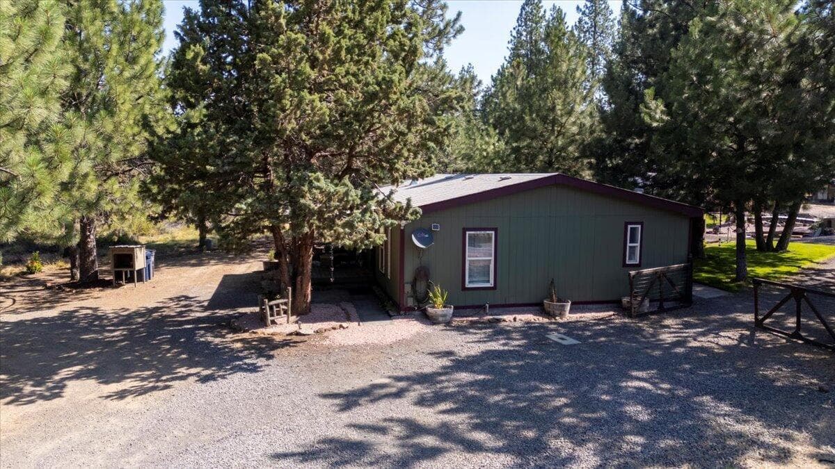 Photo of 60326 Hiawatha Lane 40 of 57