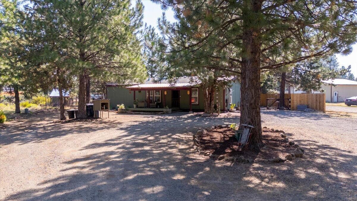 Photo of 60326 Hiawatha Lane 41 of 57