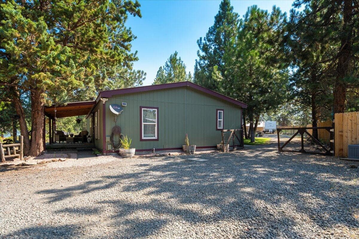 Photo of 60326 Hiawatha Lane 42 of 57