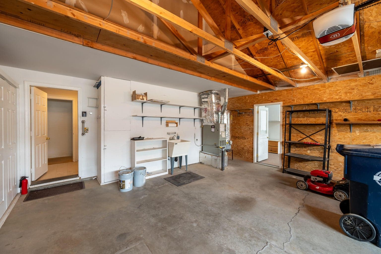 Photo of 857 NW Poplar Avenue 20 of 36