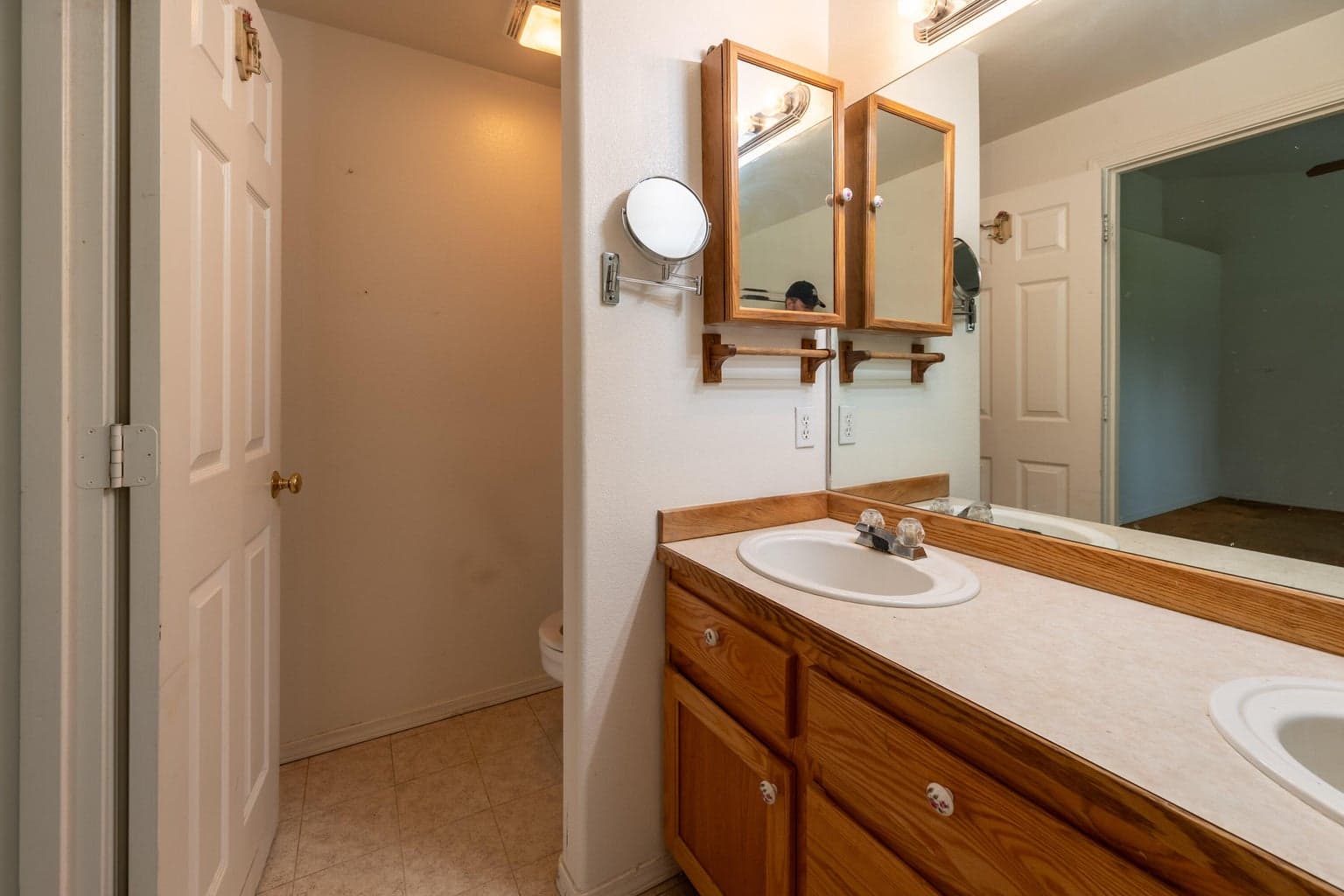Photo of 857 NW Poplar Avenue 19 of 36