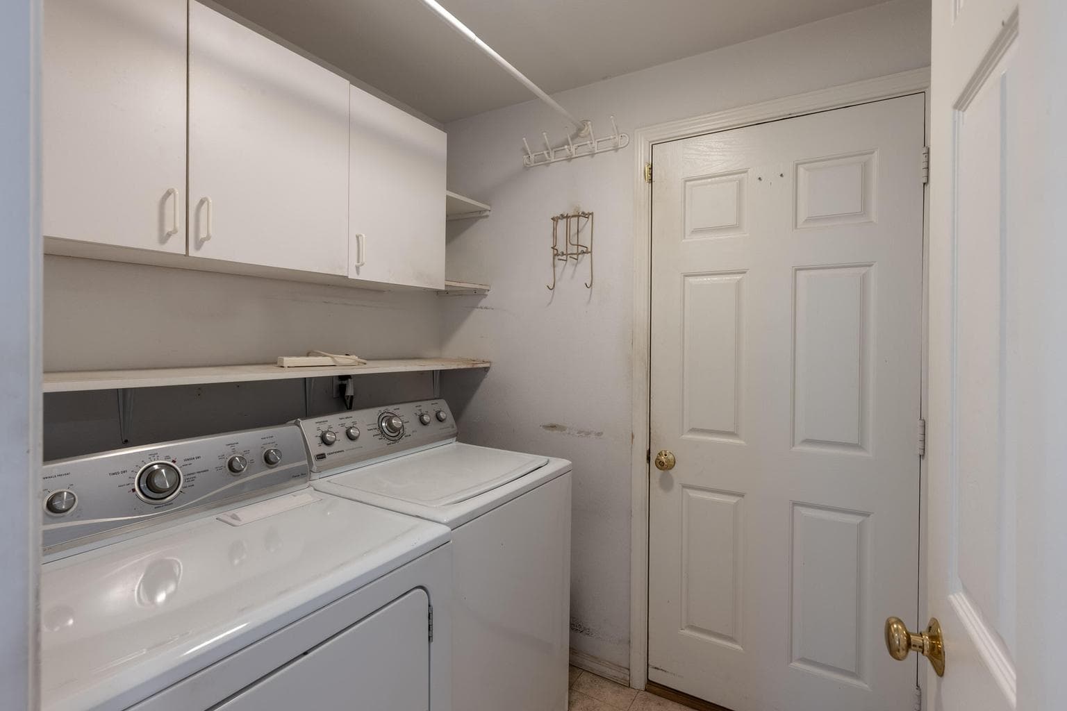 Photo of 857 NW Poplar Avenue 13 of 36