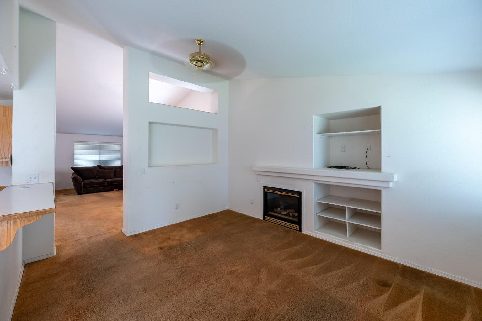 Photo of 857 NW Poplar Avenue 7 of 36
