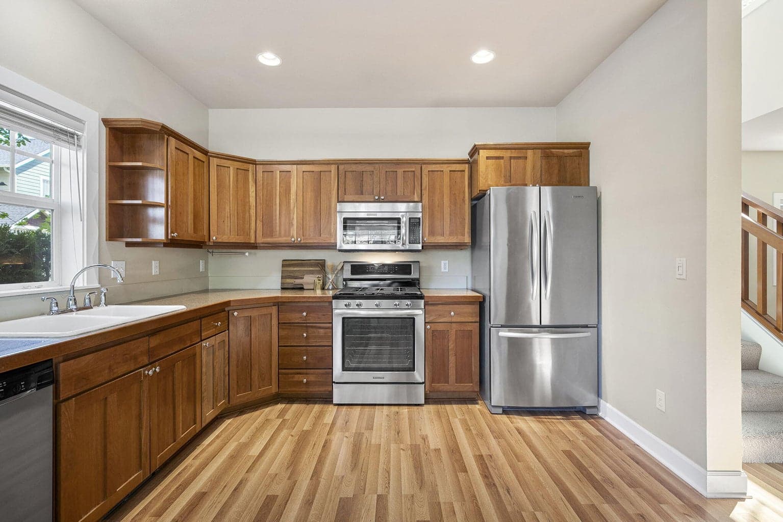 Photo of 891 NE Wiest Way 8 of 33