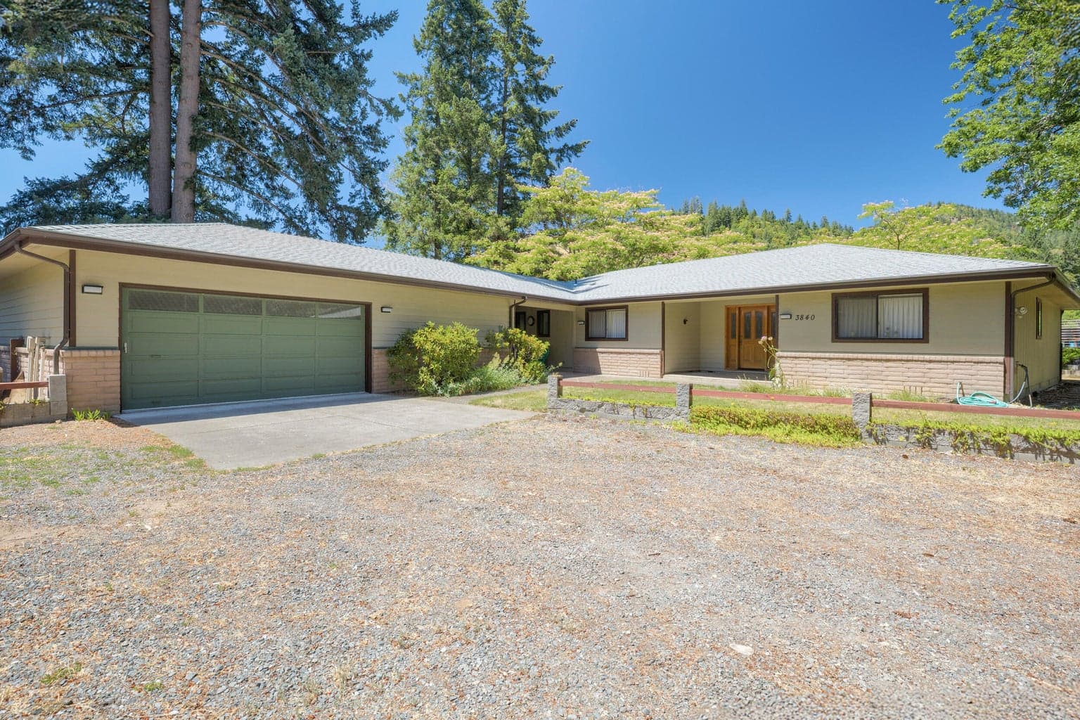Photo of 3840 Almar 2 of 68