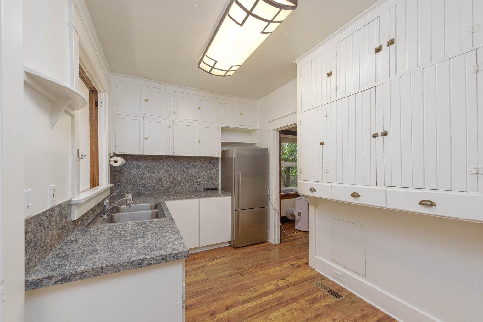 Photo of 85 NW Shasta Place 11 of 34