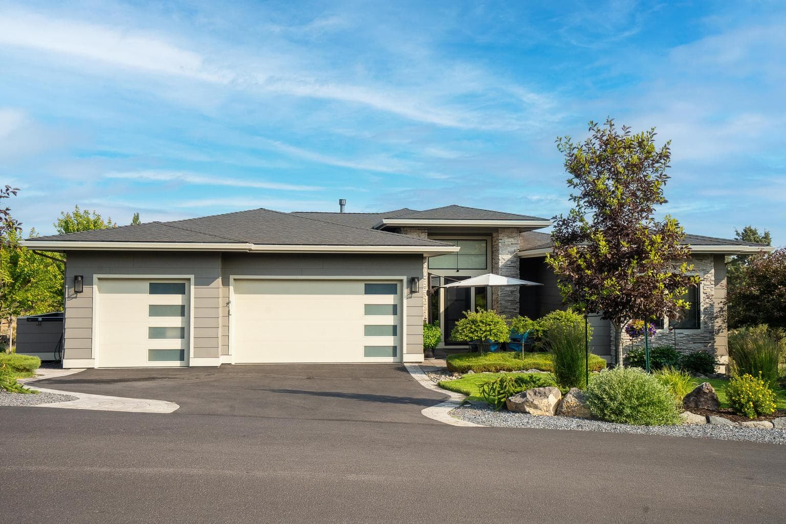 Photo of 597 Highland Meadow 1 of 44