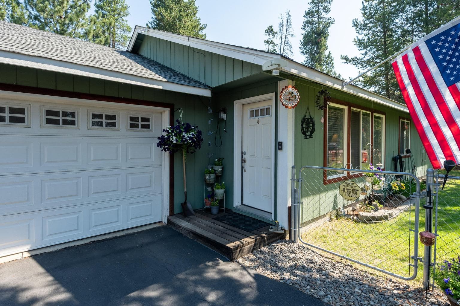 Photo of 15610 Burgess Road 3 of 32