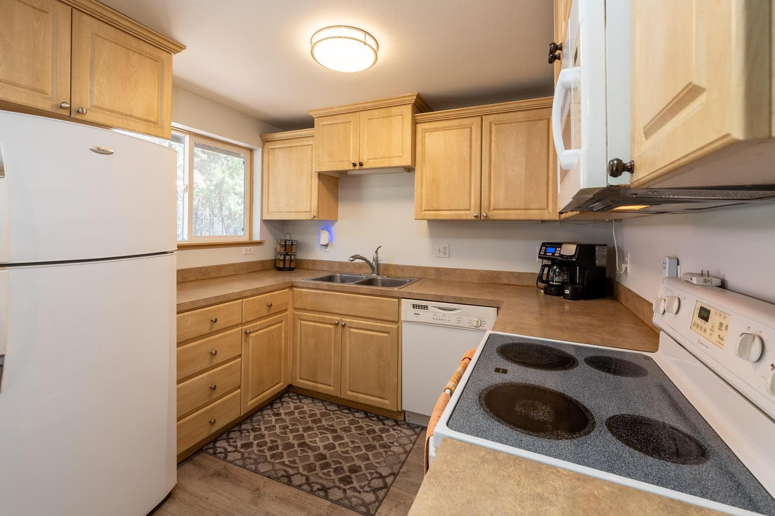 Photo of 15610 Burgess Road 8 of 32