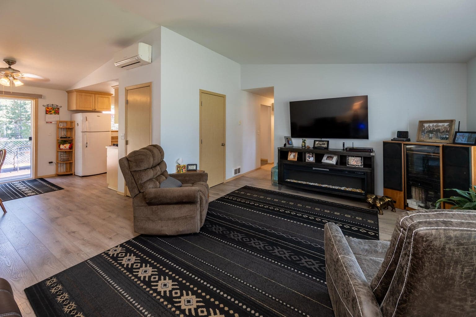 Photo of 15610 Burgess Road 4 of 32