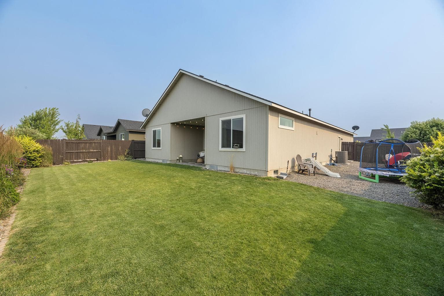 Photo of 2557 NW Glen Oak Avenue 36 of 39