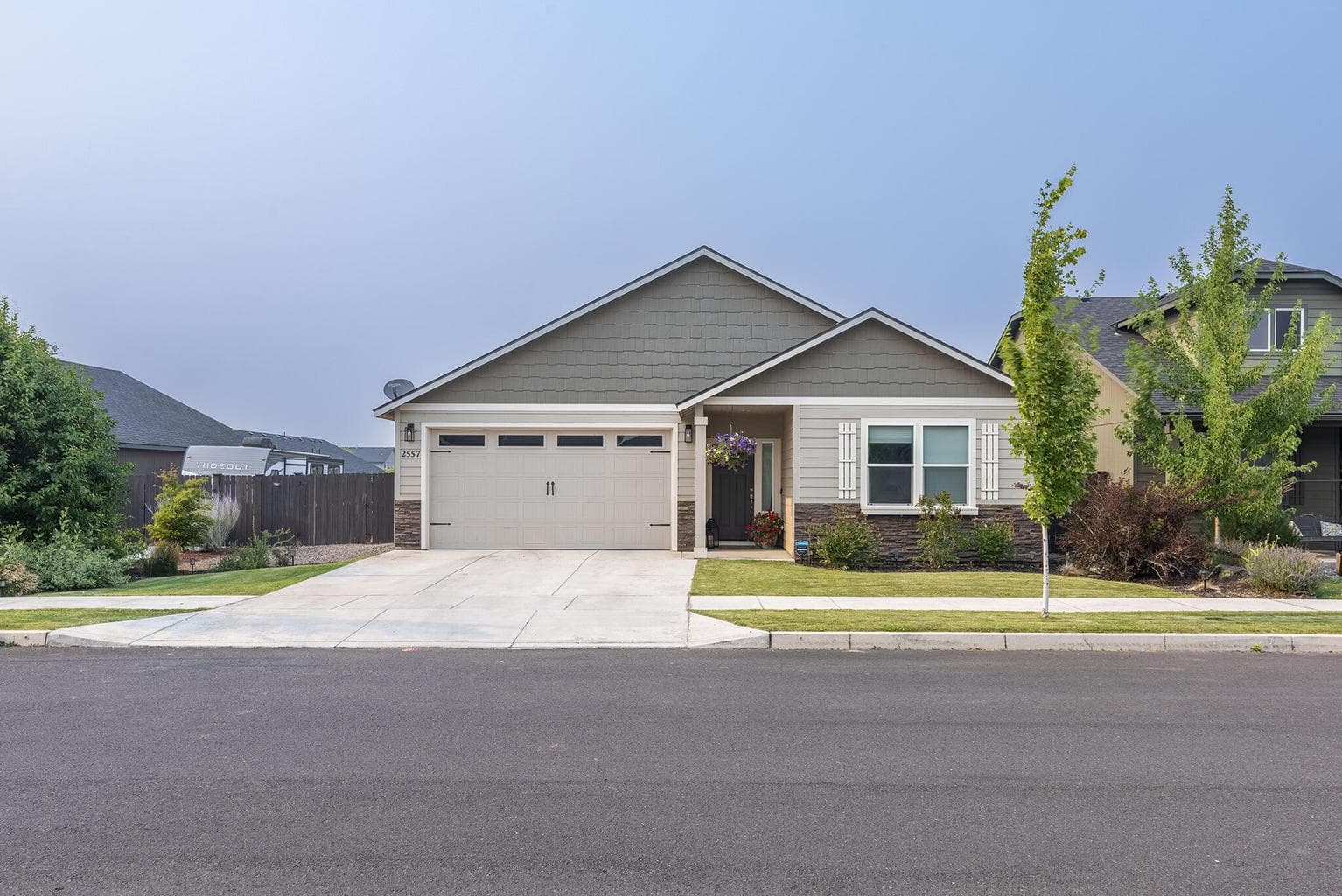 Photo of 2557 NW Glen Oak Avenue 37 of 39