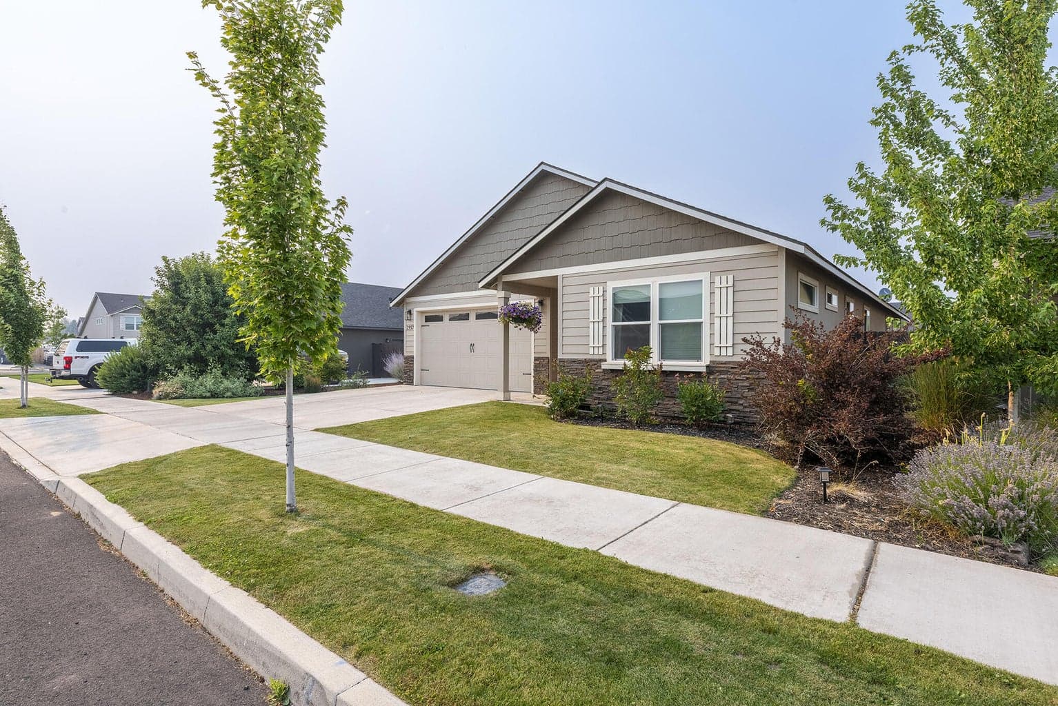 Photo of 2557 NW Glen Oak Avenue 38 of 39
