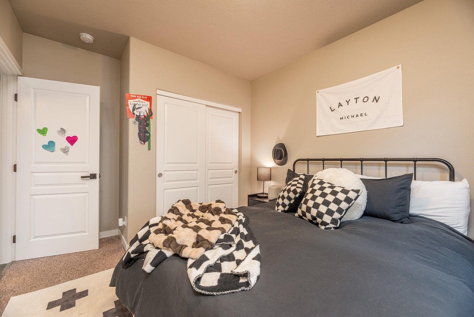 Photo of 2557 NW Glen Oak Avenue 12 of 39