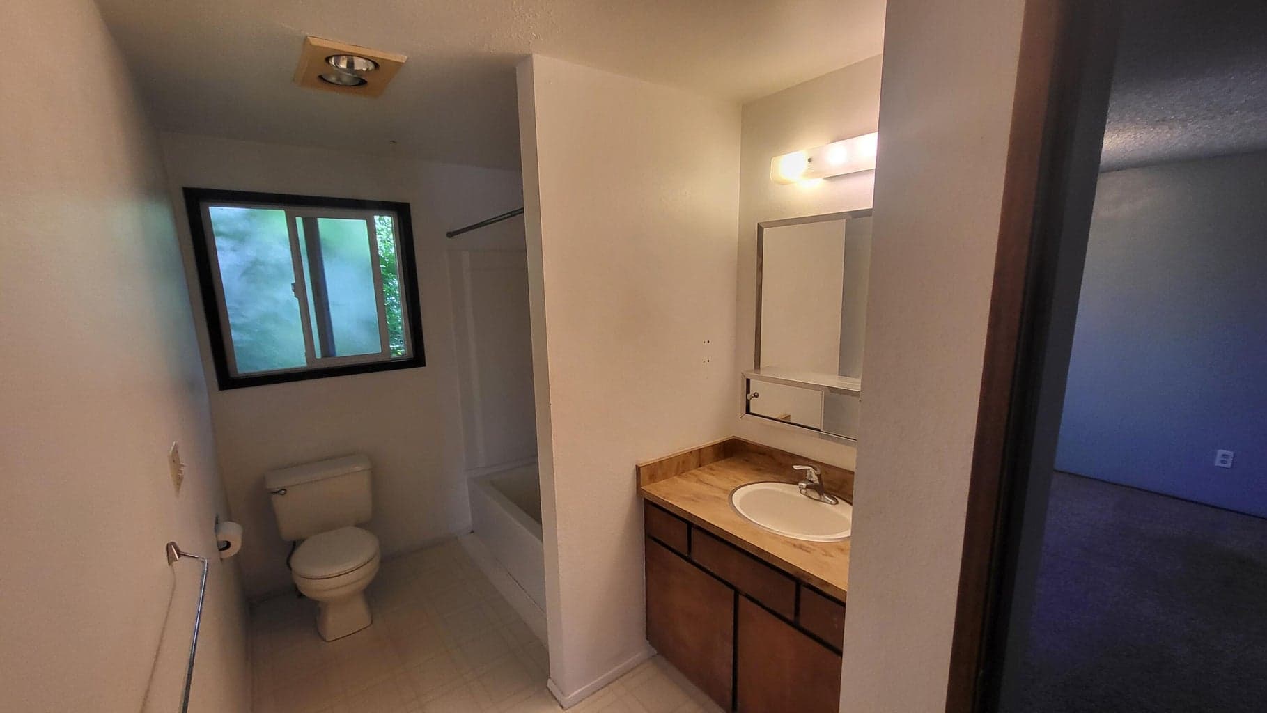 Photo of 2926 SW 23rd Street 7 of 17