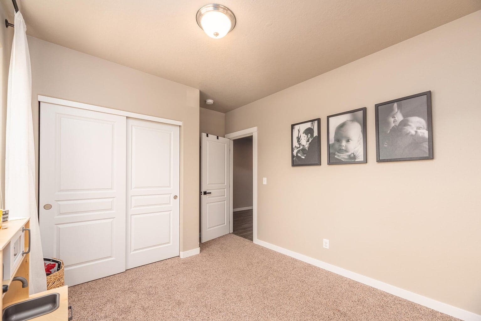 Photo of 2557 Glen Oak 5 of 39