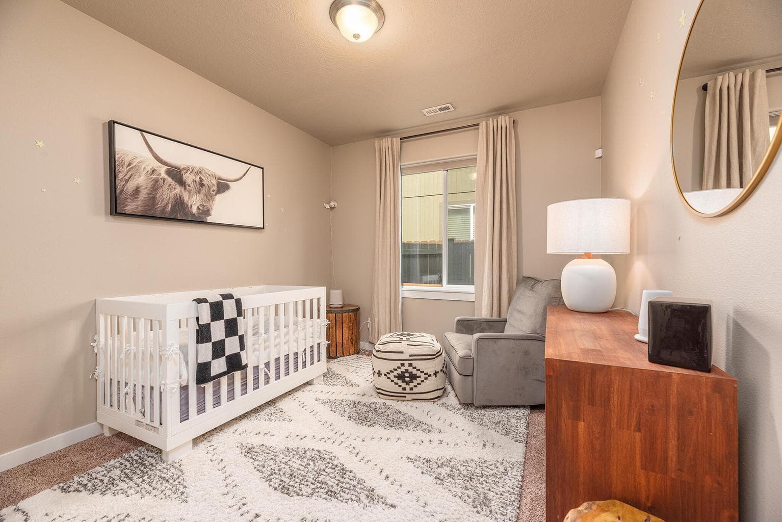 Photo of 2557 NW Glen Oak Avenue 13 of 39