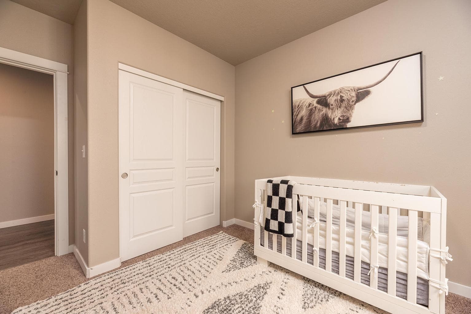 Photo of 2557 NW Glen Oak Avenue 15 of 39