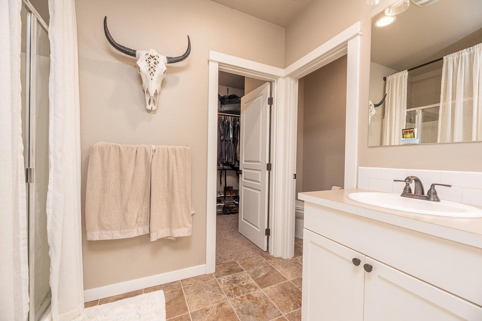 Photo of 2557 NW Glen Oak Avenue 30 of 39