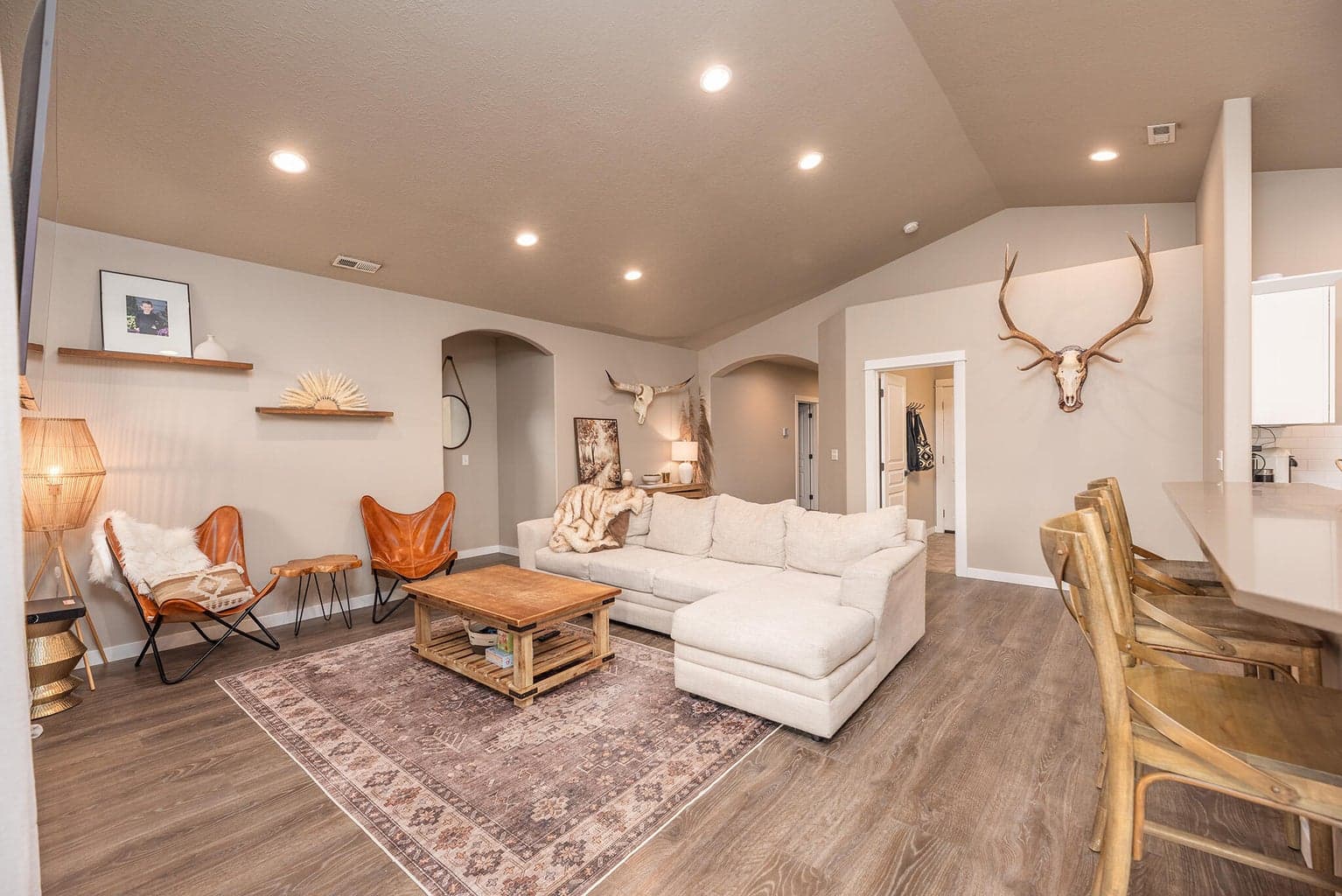 Photo of 2557 NW Glen Oak Avenue 19 of 39