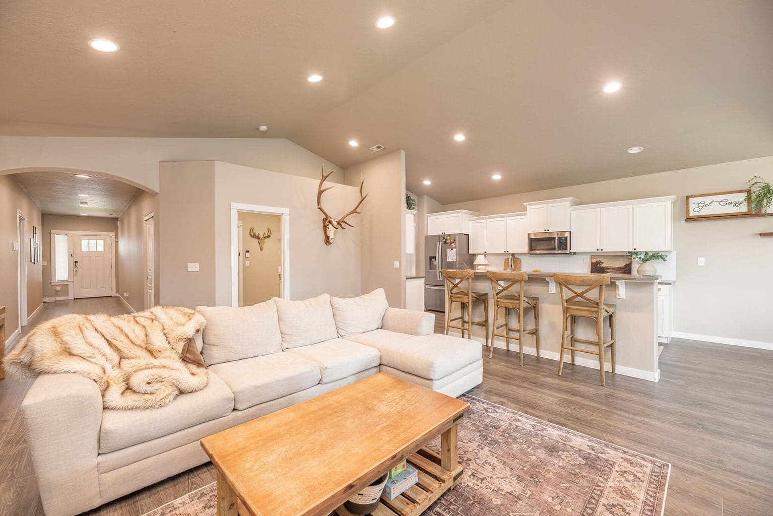 Photo of 2557 NW Glen Oak Avenue 18 of 39
