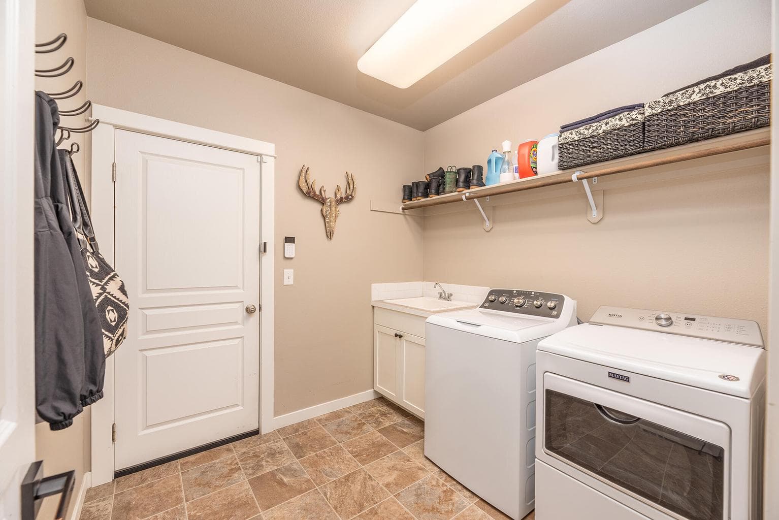 Photo of 2557 NW Glen Oak Avenue 32 of 39