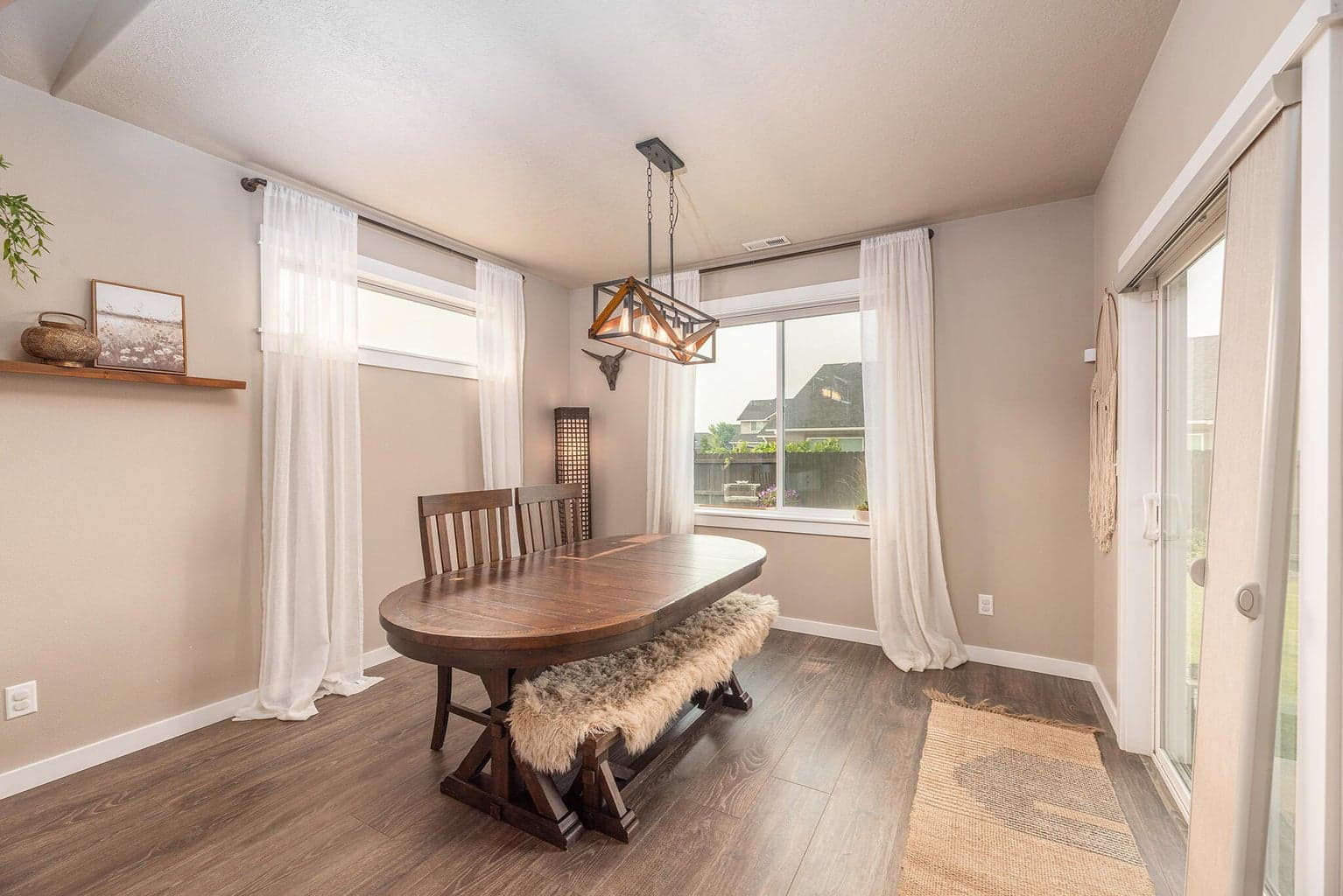 Photo of 2557 NW Glen Oak Avenue 21 of 39