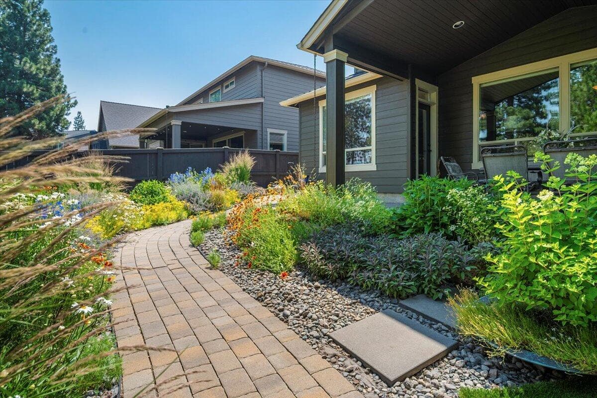 Photo of 60342 Hedgewood 3 of 48
