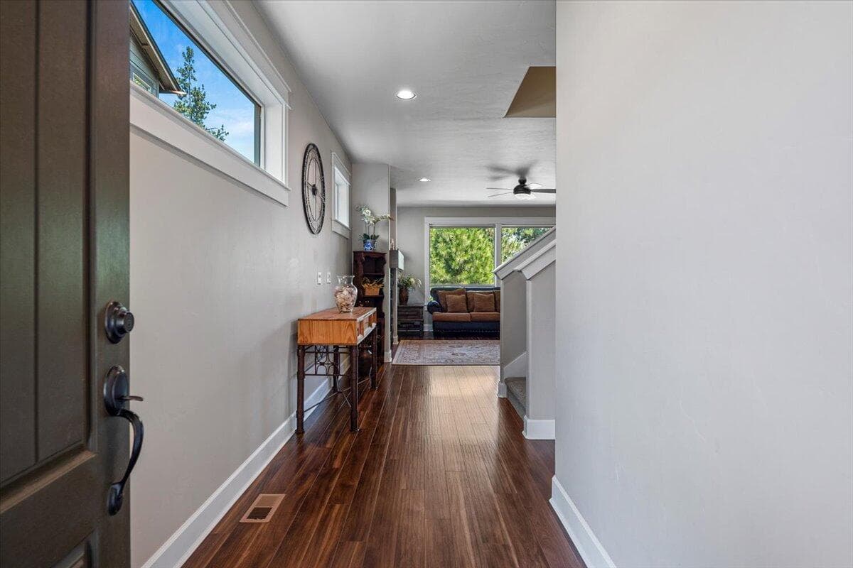Photo of 60342 SE Hedgewood Lane 7 of 48