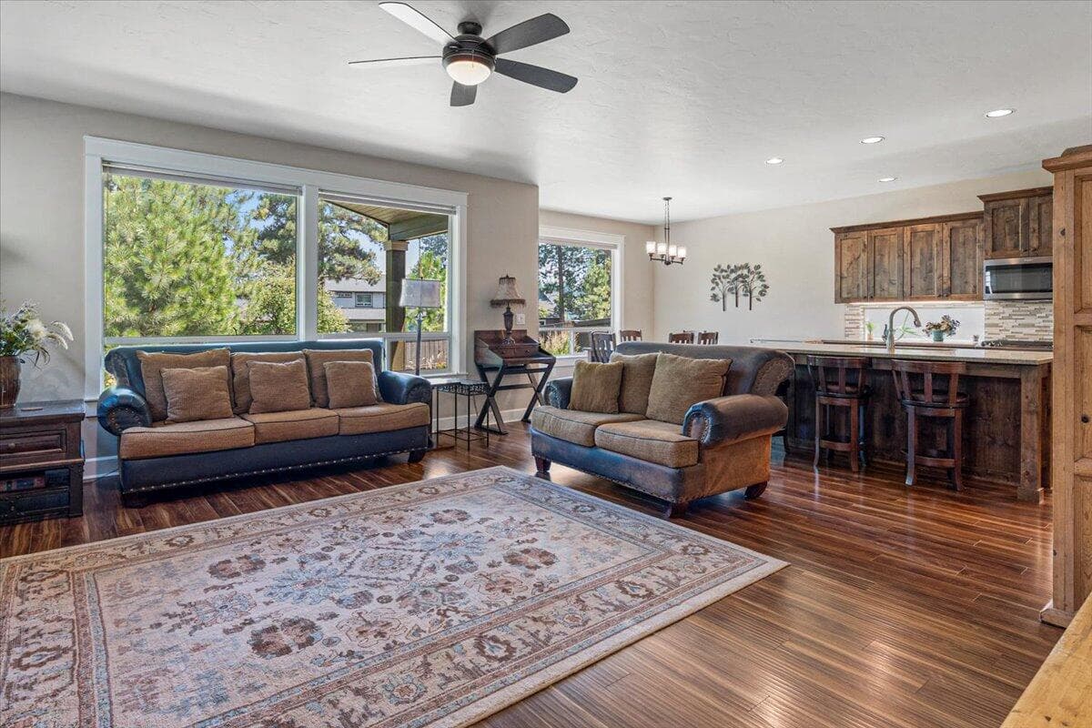 Photo of 60342 SE Hedgewood Lane 9 of 48