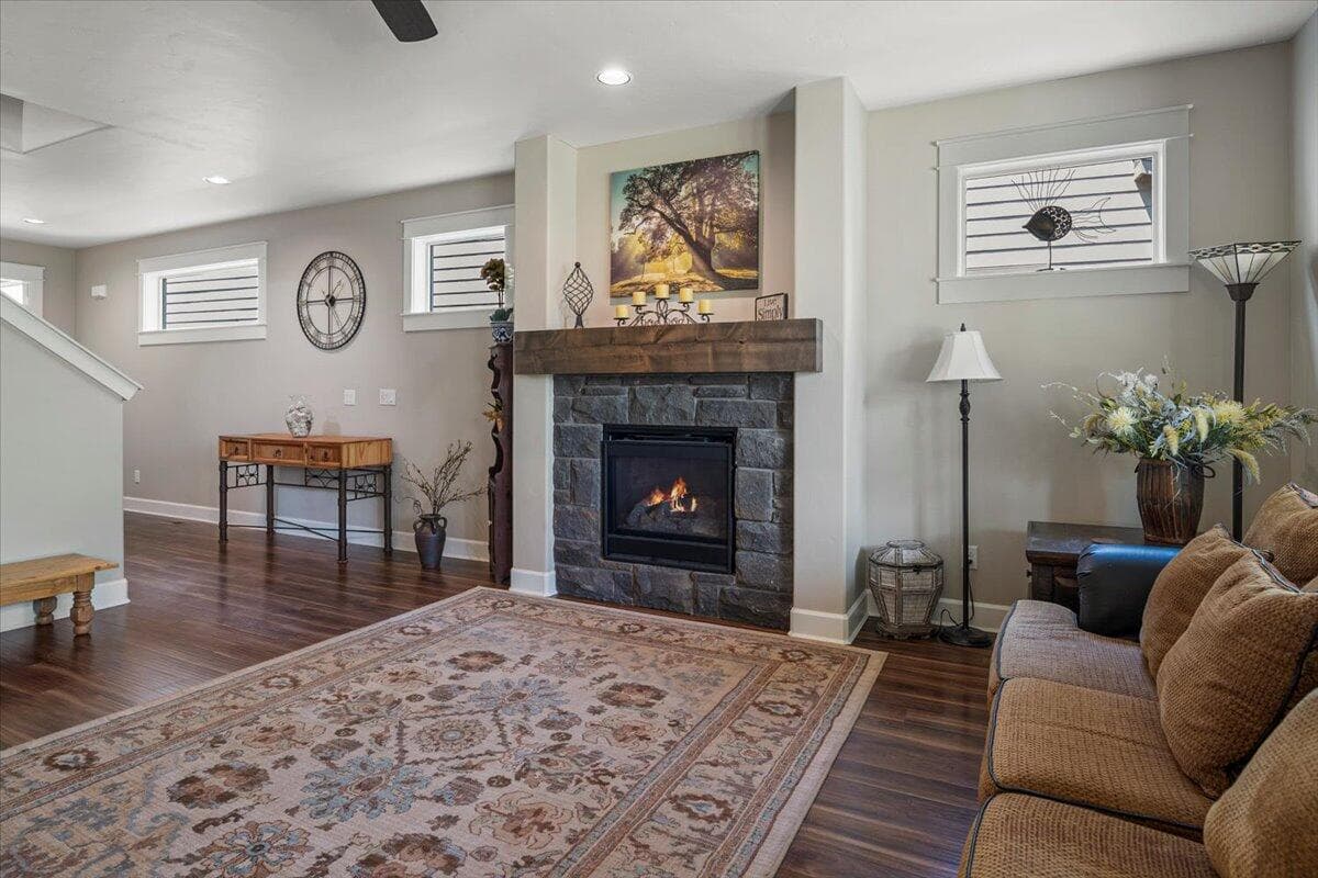 Photo of 60342 SE Hedgewood Lane 12 of 48