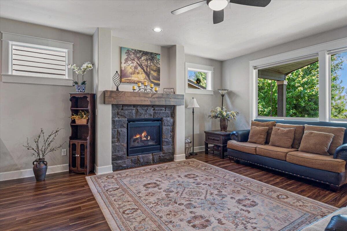 Photo of 60342 SE Hedgewood Lane 13 of 48