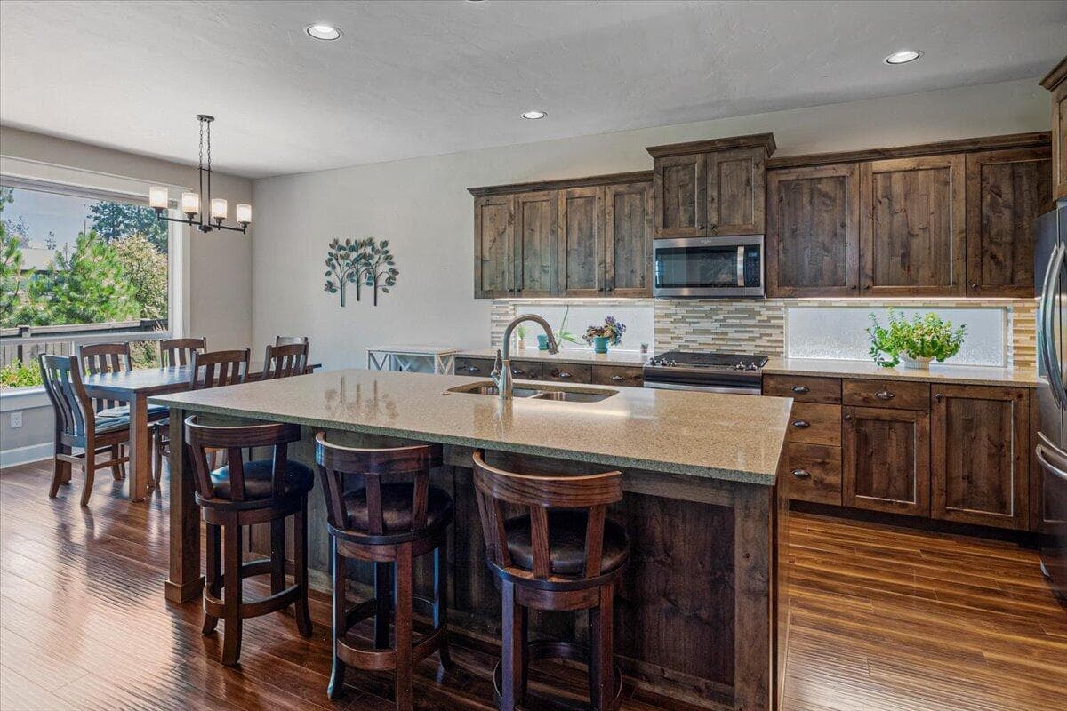 Photo of 60342 SE Hedgewood Lane 14 of 48