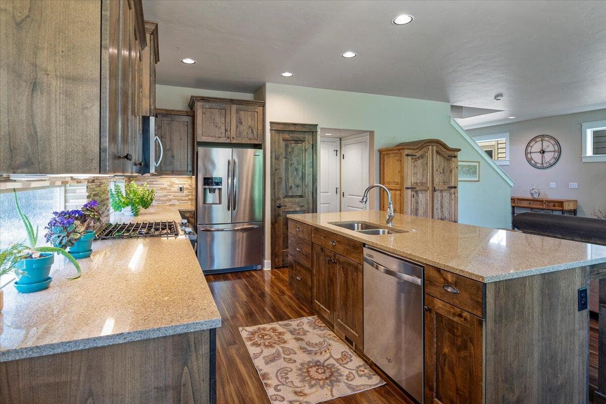 Photo of 60342 SE Hedgewood Lane 16 of 48