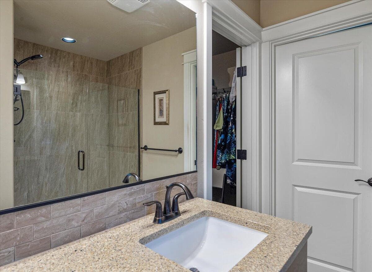 Photo of 60342 SE Hedgewood Lane 25 of 48