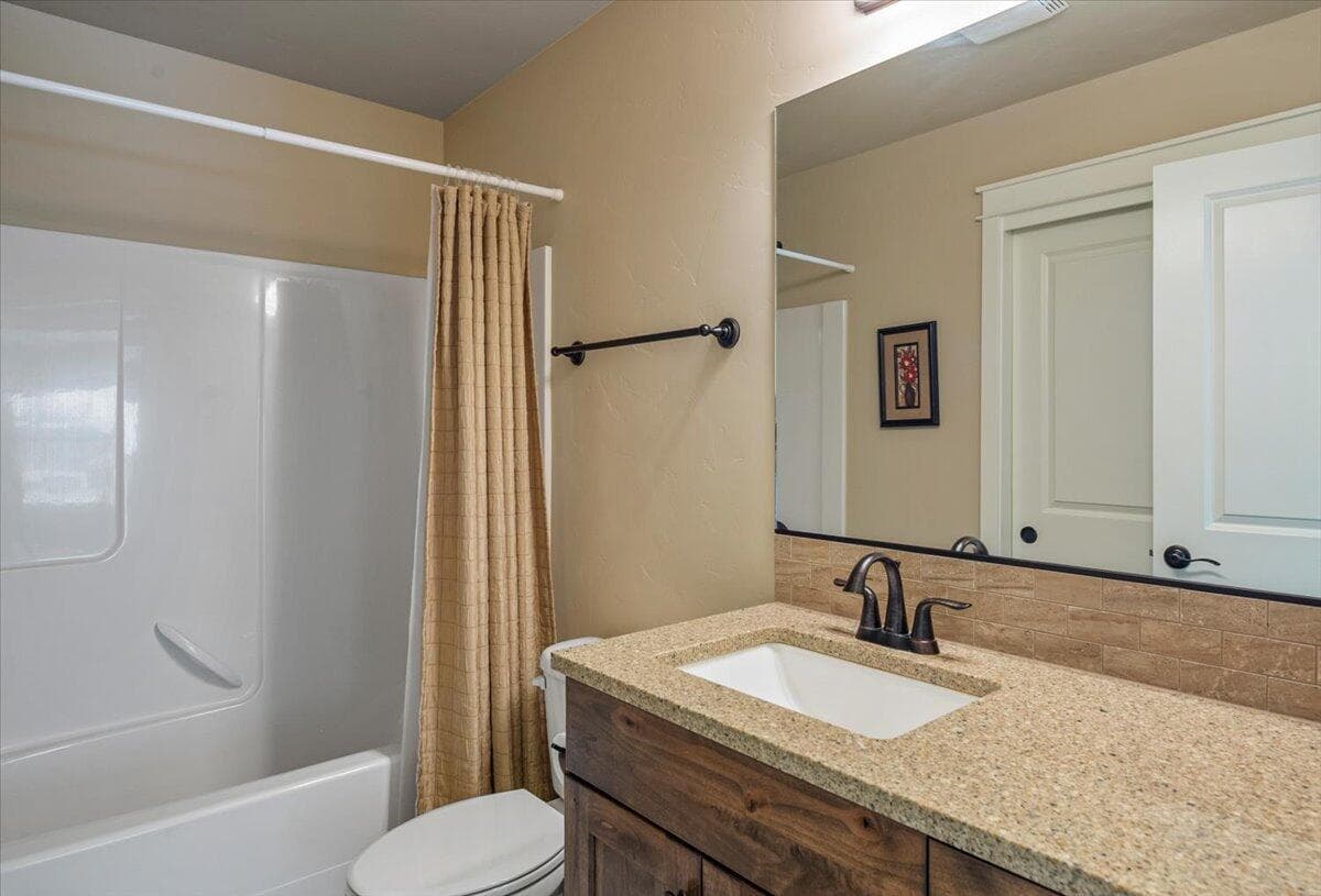 Photo of 60342 SE Hedgewood Lane 29 of 48
