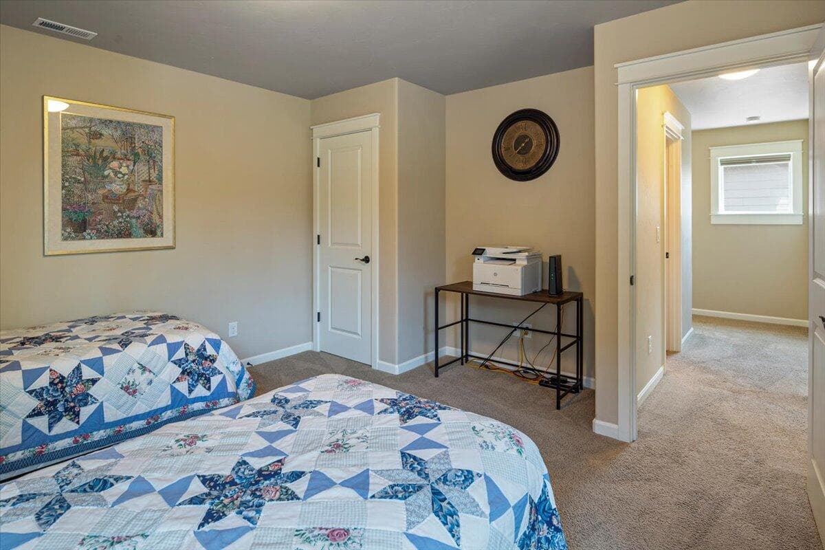 Photo of 60342 SE Hedgewood Lane 31 of 48